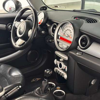 MINI-COOPER-2010