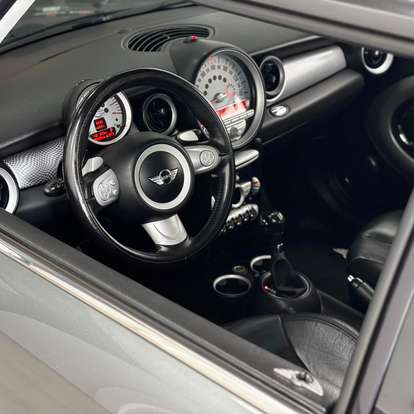 MINI-COOPER-2010
