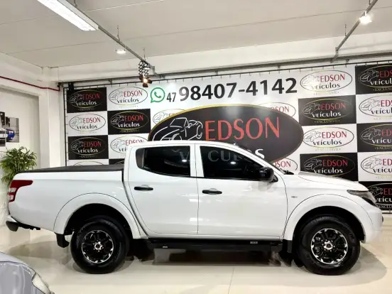 MITSUBISHI-L200 TRITON-2.4 16V TURBO DIESEL GL CD 4X4 MANUAL MITSUBISHI-L200 TRITON-2023
