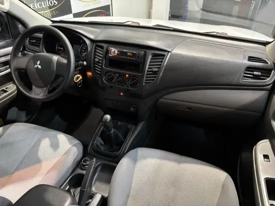 MITSUBISHI-L200 TRITON-2.4 16V TURBO DIESEL GL CD 4X4 MANUAL MITSUBISHI-L200 TRITON-2023