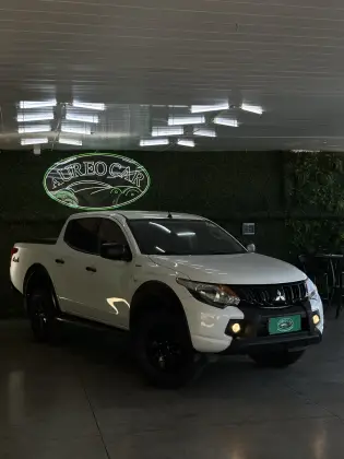 MITSUBISHI L200 TRITON 2.4 16V TURBO DIESEL OUTDOOR GLS CD 4X4 AUTOMÁTICO