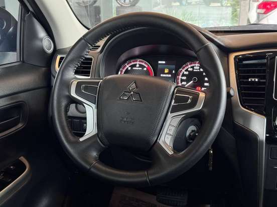 MITSUBISHI-L200 TRITON-2.4 16V TURBO DIESEL SPORT GLS CD 4P 4X4 AUTOMÁTICO MITSUBISHI-L200 TRITON-2024