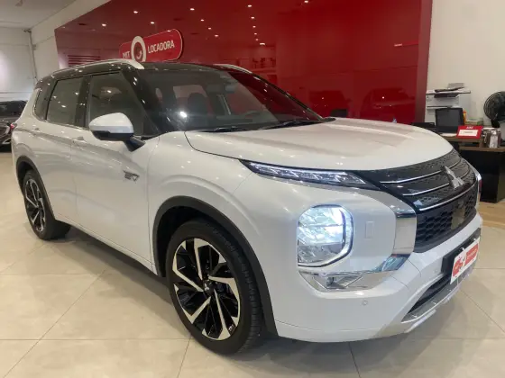 MITSUBISHI OUTLANDER 2.4 PHEV SIGNATURE S-AWC DHT MITSUBISHI OUTLANDER 2.4 PHEV SIGNATURE S-AWC DHT