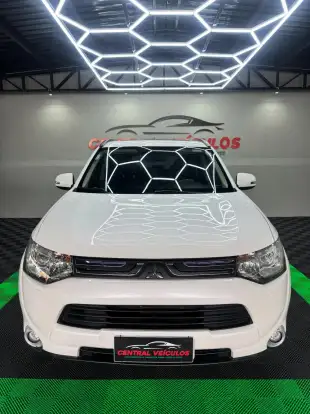 MITSUBISHI-OUTLANDER-2014
