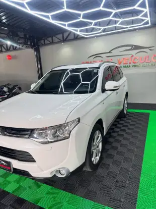 MITSUBISHI-OUTLANDER-2014