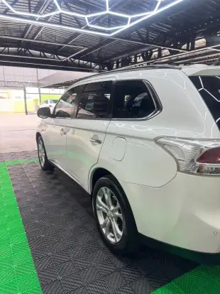 MITSUBISHI-OUTLANDER-2014
