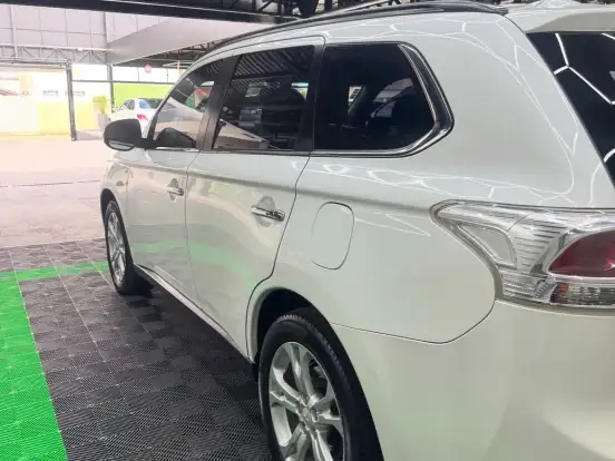MITSUBISHI-OUTLANDER-3.0 GT 4X4 V6 24V GASOLINA 4P AUTOMÁTICO MITSUBISHI-OUTLANDER-2014