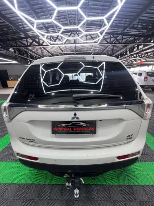 MITSUBISHI-OUTLANDER-3.0 GT 4X4 V6 24V GASOLINA 4P AUTOMÁTICO MITSUBISHI-OUTLANDER-2014