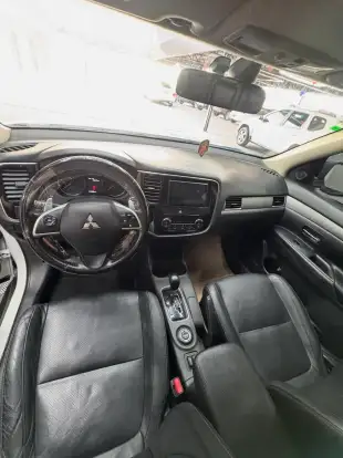 MITSUBISHI-OUTLANDER-3.0 GT 4X4 V6 24V GASOLINA 4P AUTOMÁTICO MITSUBISHI-OUTLANDER-2014