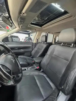 MITSUBISHI-OUTLANDER-3.0 GT 4X4 V6 24V GASOLINA 4P AUTOMÁTICO MITSUBISHI-OUTLANDER-2014