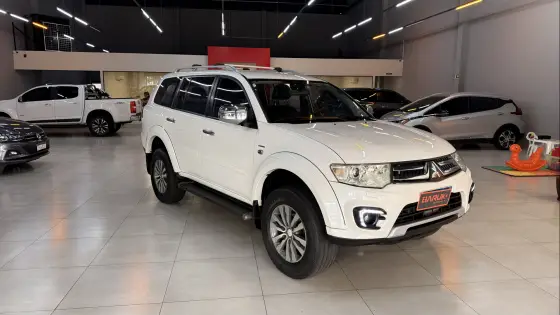 MITSUBISHI PAJERO 3.5 HPE 4X4 7 LUGARES V6 24V FLEX 4P AUTOMÁTICO MITSUBISHI PAJERO 3.5 HPE 4X4 7 LUGARES V6 24V FLEX 4P AUTOMÁTICO