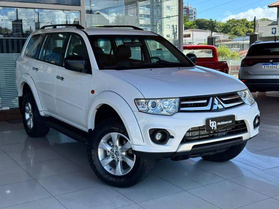 MITSUBISHI PAJERO FULL 3.2 HPE 4X4 16V TURBO INTERCOOLER DIESEL 4P AUTOMÁTICO