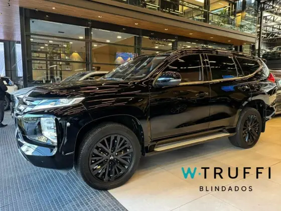 MITSUBISHI PAJERO SPORT 2.4 16V MIVEC TURBO DIESEL LEGEND BLACK AWD AUTOMÁTICO MITSUBISHI PAJERO SPORT 2.4 16V MIVEC TURBO DIESEL LEGEND BLACK AWD AUTOMÁTICO