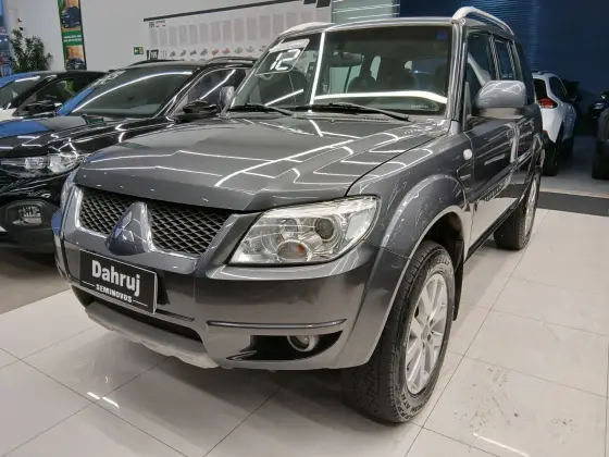 MITSUBISHI PAJERO TR4 2.0 4X4 16V 140CV FLEX 4P AUTOMÁTICO MITSUBISHI PAJERO TR4 2.0 4X4 16V 140CV FLEX 4P AUTOMÁTICO