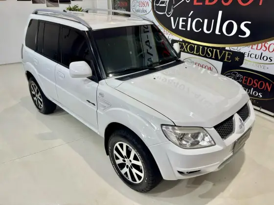 MITSUBISHI PAJERO TR4 2.0 4X4 16V 140CV FLEX 4P AUTOMÁTICO MITSUBISHI PAJERO TR4 2.0 4X4 16V 140CV FLEX 4P AUTOMÁTICO