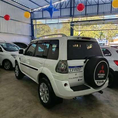 MITSUBISHI-PAJERO TR4-2011
