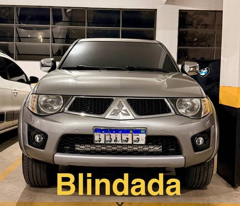 MITSUBISHI L200 TRITON 3.5 HPE 4X4 CD V6 24V FLEX 4P AUTOMÁTICO