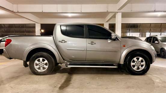 MITSUBISHI-L200 TRITON-2011