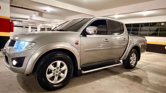 MITSUBISHI-L200 TRITON-2011