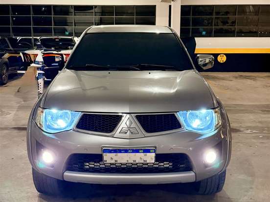 MITSUBISHI-L200 TRITON-3.5 HPE 4X4 CD V6 24V FLEX 4P AUTOMÁTICO MITSUBISHI-L200 TRITON-2011