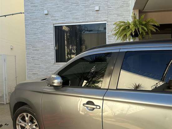 MITSUBISHI-OUTLANDER-2.0 16V GASOLINA 4P AUTOMÁTICO MITSUBISHI-OUTLANDER-2014
