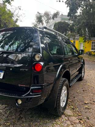 MITSUBISHI-PAJERO-2008