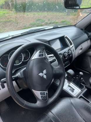 MITSUBISHI-PAJERO-2015