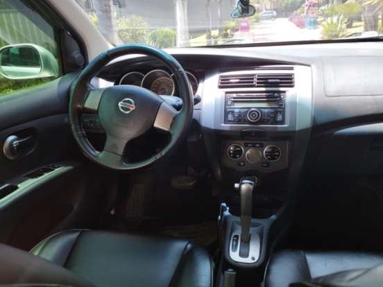 NISSAN-GRAND LIVINA-1.8 SL 16V FLEX 4P AUTOMÁTICO NISSAN-GRAND LIVINA-2010