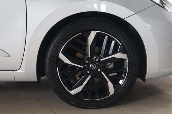 NISSAN-VERSA-2024