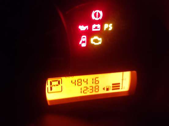 NISSAN-MARCH-1.6 SV 16V FLEXSTART 4P XTRONIC NISSAN-MARCH-2016