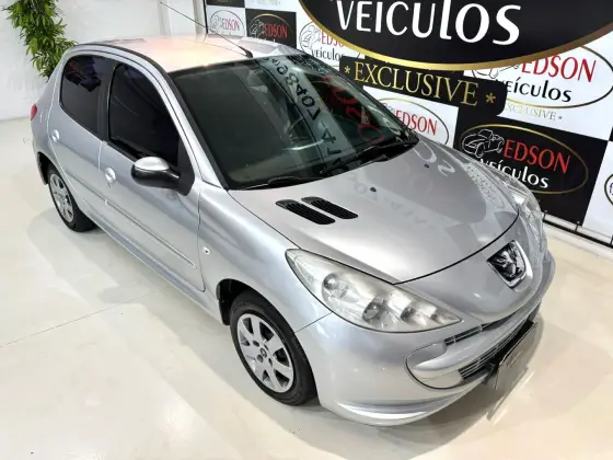 PEUGEOT 207 1.4 XR 8V FLEX 4P MANUAL PEUGEOT 207 1.4 XR 8V FLEX 4P MANUAL