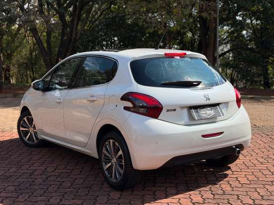 PEUGEOT-208-1.6 GRIFFE 16V FLEX 4P AUTOMÁTICO PEUGEOT-208-2018