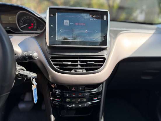 PEUGEOT-208-1.6 GRIFFE 16V FLEX 4P AUTOMÁTICO PEUGEOT-208-2018