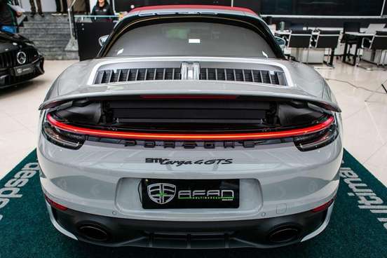 PORSCHE-911-2023