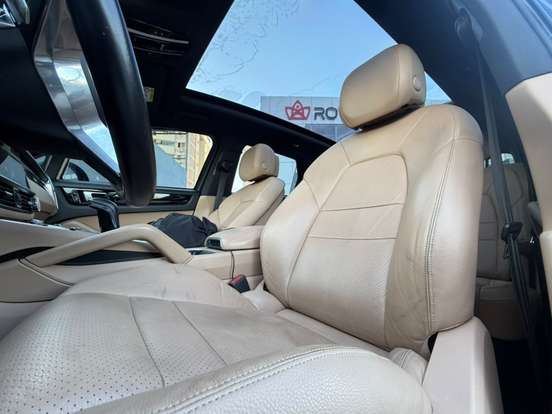 PORSCHE-CAYENNE-2019