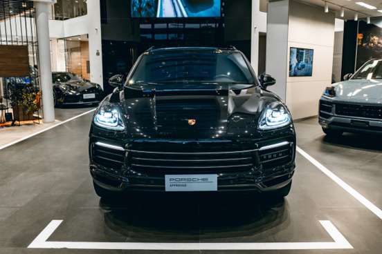 PORSCHE-CAYENNE-2022