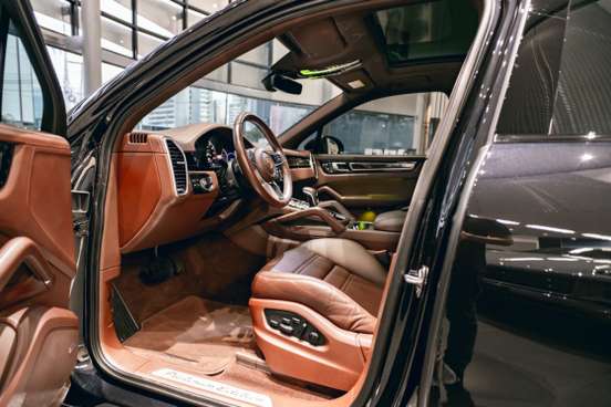 PORSCHE-CAYENNE-2022
