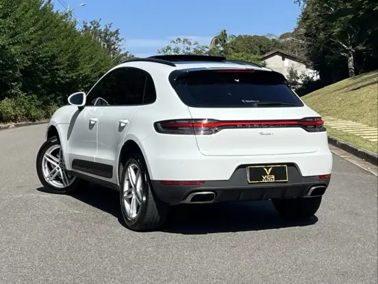 PORSCHE-MACAN-2021