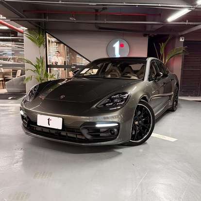 PORSCHE-PANAMERA-2023