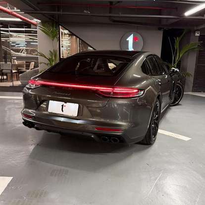 PORSCHE-PANAMERA-2023