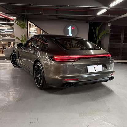 PORSCHE-PANAMERA-2023