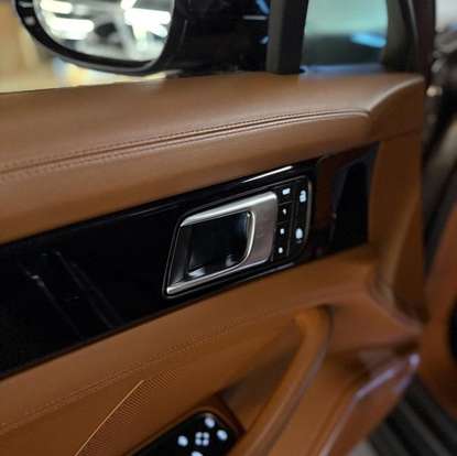 PORSCHE-PANAMERA-2023