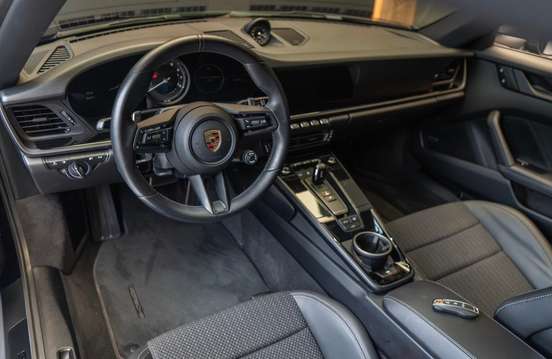 PORSCHE-911-2024