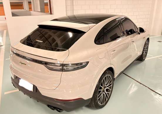 PORSCHE-CAYENNE-2022