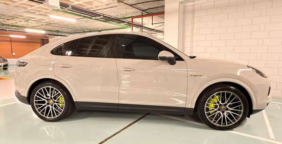 PORSCHE-CAYENNE-2022