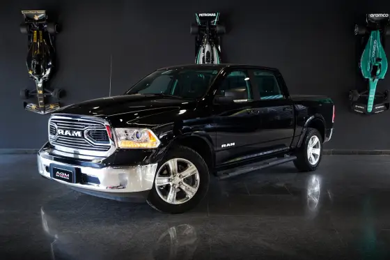 RAM CLASSIC 5.7 V8 GASOLINA LARAMIE CD 4X4 AUTOMÁTICO RAM CLASSIC 5.7 V8 GASOLINA LARAMIE CD 4X4 AUTOMÁTICO