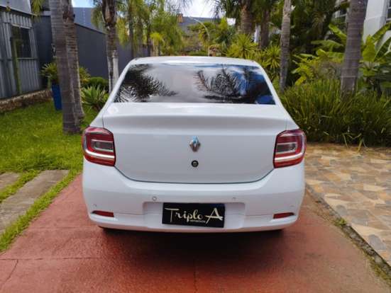 RENAULT-LOGAN-2021