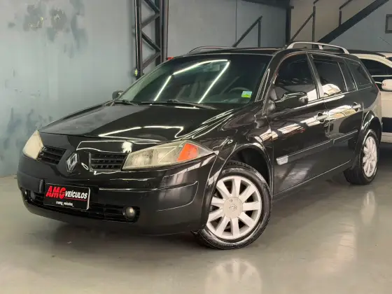 RENAULT MEGANE 1.6 DYNAMIQUE GRAND TOUR 16V FLEX 4P MANUAL RENAULT MEGANE 1.6 DYNAMIQUE GRAND TOUR 16V FLEX 4P MANUAL