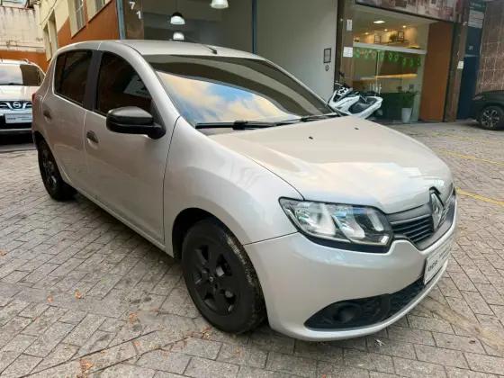 RENAULT SANDERO 1.0 AUTHENTIQUE 16V FLEX 4P MANUAL RENAULT SANDERO 1.0 AUTHENTIQUE 16V FLEX 4P MANUAL