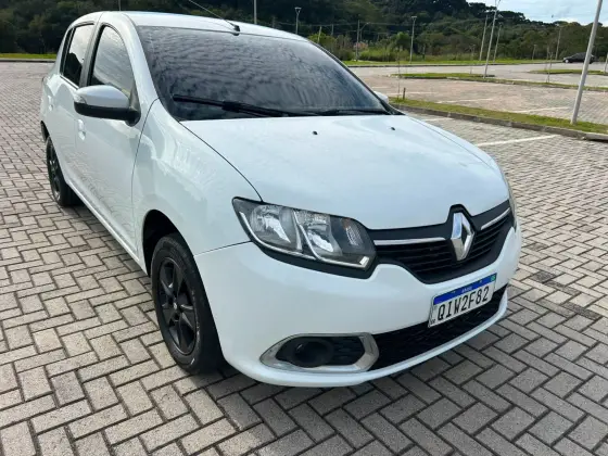 RENAULT SANDERO 1.6 DYNAMIQUE 8V FLEX 4P MANUAL RENAULT SANDERO 1.6 DYNAMIQUE 8V FLEX 4P MANUAL